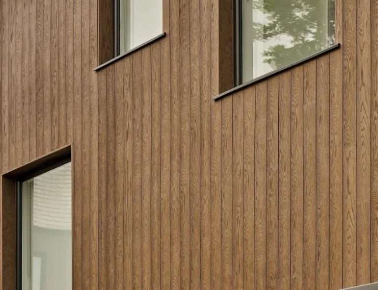 Сравнение: доска Millboard и натуральное дерево в фасадной отделке