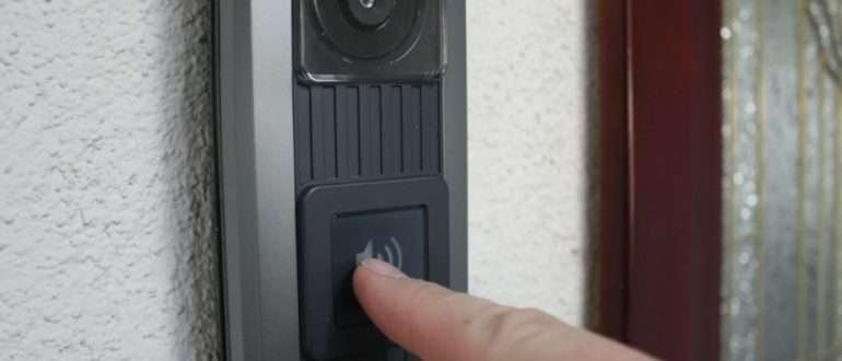 Почему установка видеодомофона востребована не только в Москве, но и в области